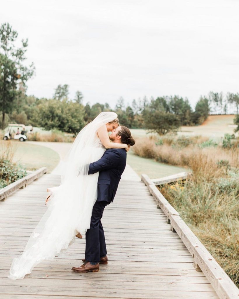 20 Inspiring Fall Wedding Photography Ideas For Your Memorable Moments 8