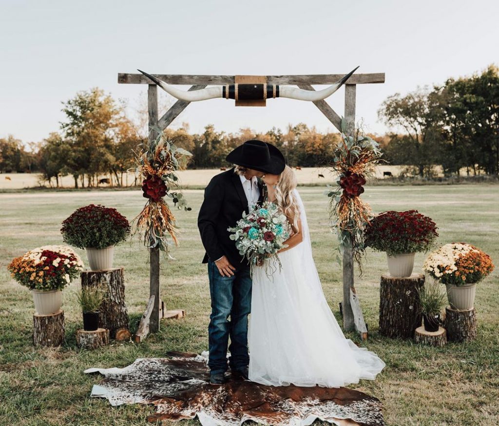 40 Stunning Fall Wedding Inspirations Ideas 8