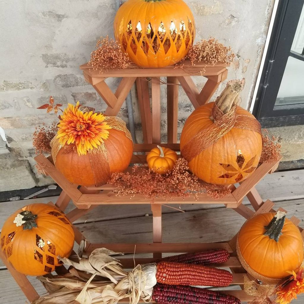 80+ Creative Fall Decoration Ideas With Pumpkins You Will Totally Love (16)