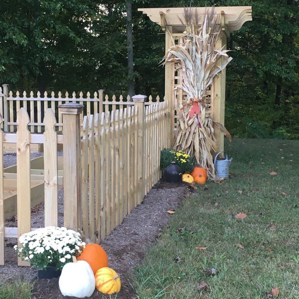 80+ Creative Fall Decoration Ideas With Pumpkins You Will Totally Love (28)