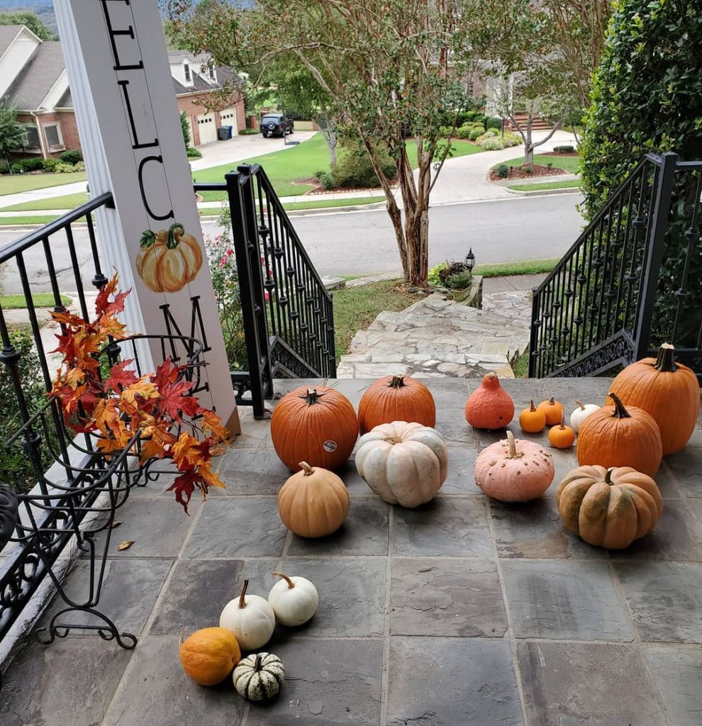 80+ Creative Fall Decoration Ideas With Pumpkins You Will Totally Love (41)