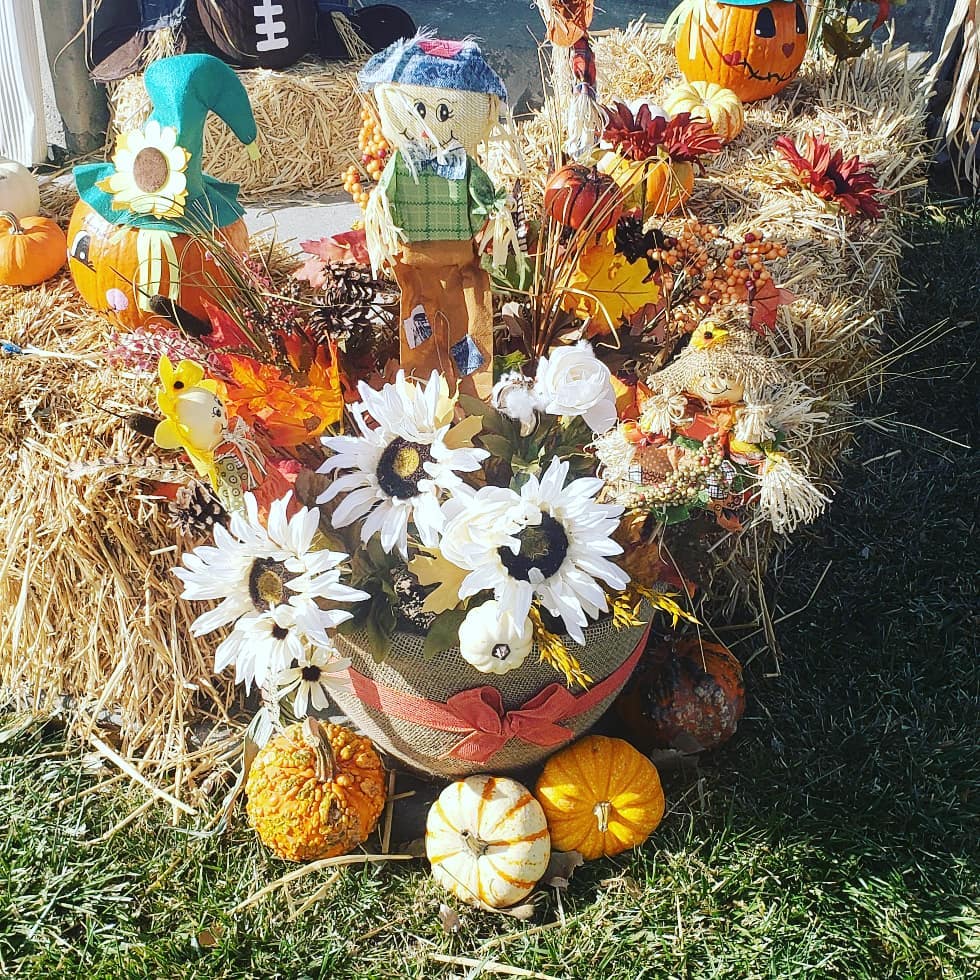 80+ Creative Fall Decoration Ideas With Pumpkins You Will Totally Love (43)