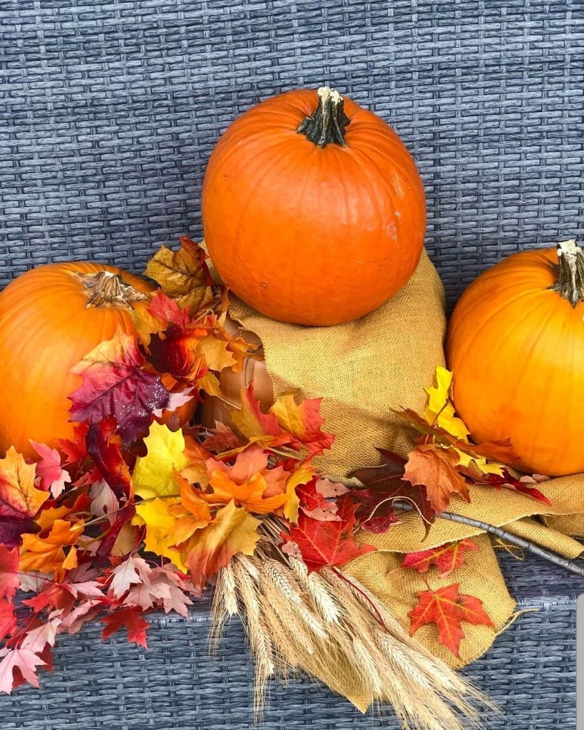 80+ Creative Fall Decoration Ideas With Pumpkins You Will Totally Love (44)