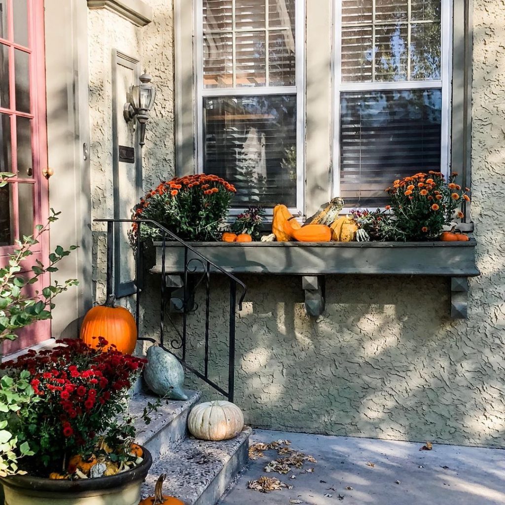 80+ Creative Fall Decoration Ideas With Pumpkins You Will Totally Love (45)