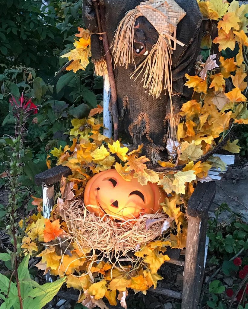 80+ Creative Fall Decoration Ideas With Pumpkins You Will Totally Love (49)