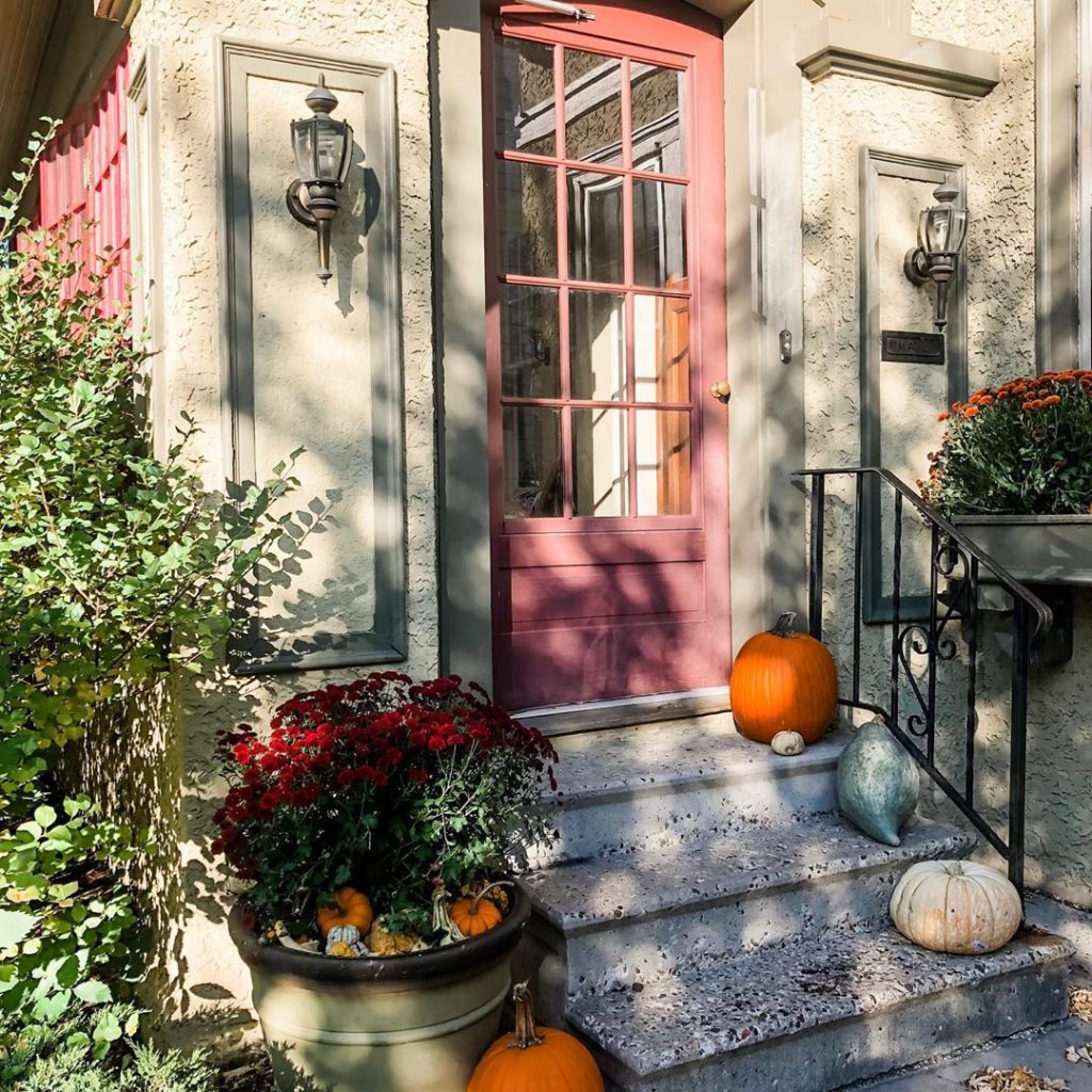 80+ Creative Fall Decoration Ideas With Pumpkins You Will Totally Love (56)