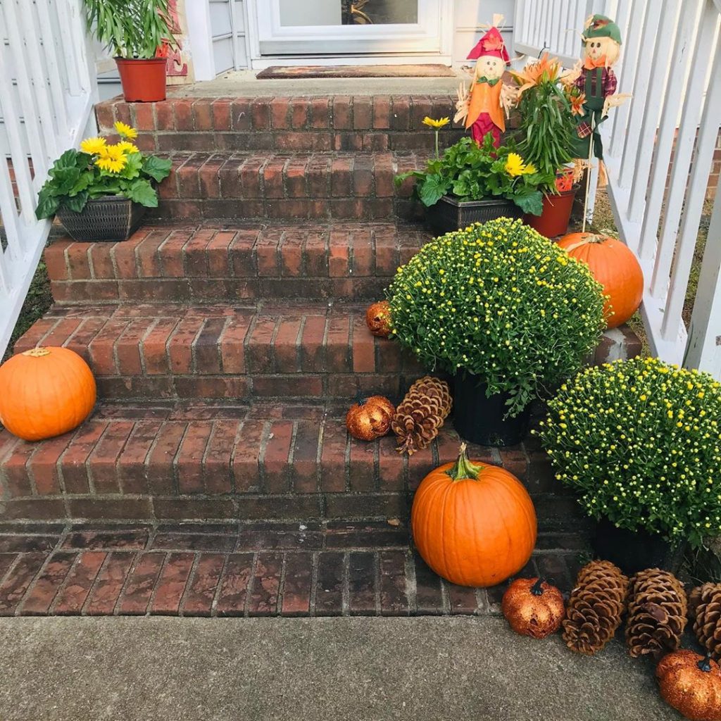 80+ Creative Fall Decoration Ideas With Pumpkins You Will Totally Love (70)