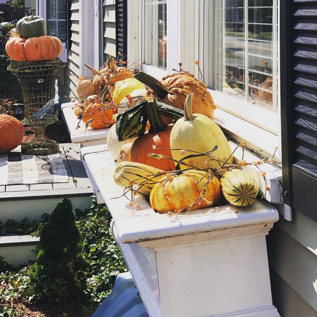 80+ Creative Fall Decoration Ideas With Pumpkins You Will Totally Love (72)