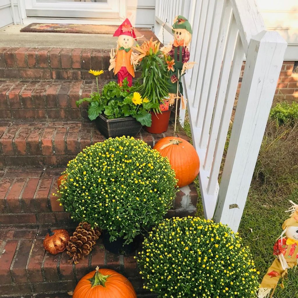 80+ Creative Fall Decoration Ideas With Pumpkins You Will Totally Love (74)