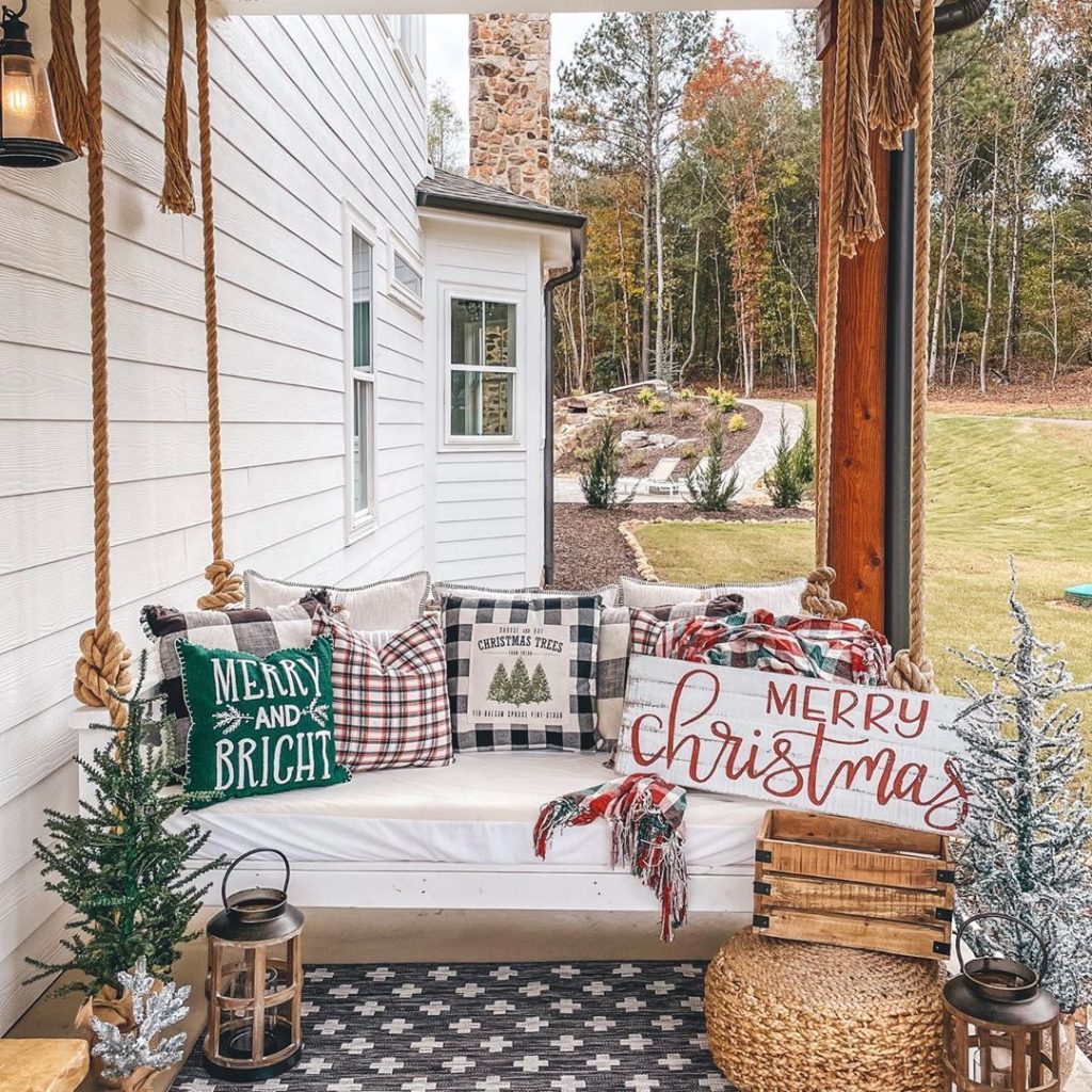 100 Cozy Farmhouse Christmas Decor Ideas To Makes Your Home Feel Warm 01