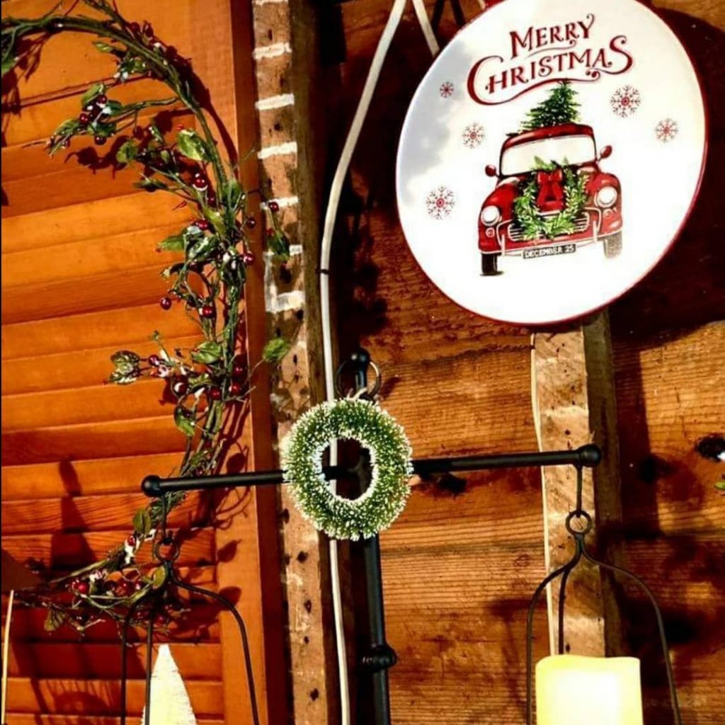 100 Cozy Farmhouse Christmas Decor Ideas To Makes Your Home Feel Warm 03