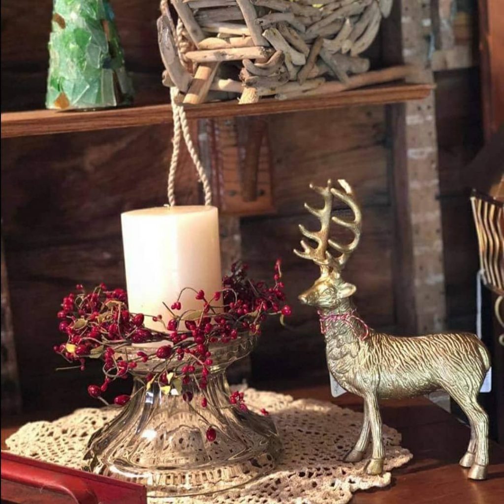 100 Cozy Farmhouse Christmas Decor Ideas To Makes Your Home Feel Warm 10