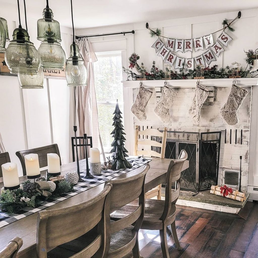 100 Cozy Farmhouse Christmas Decor Ideas To Makes Your Home Feel Warm 29