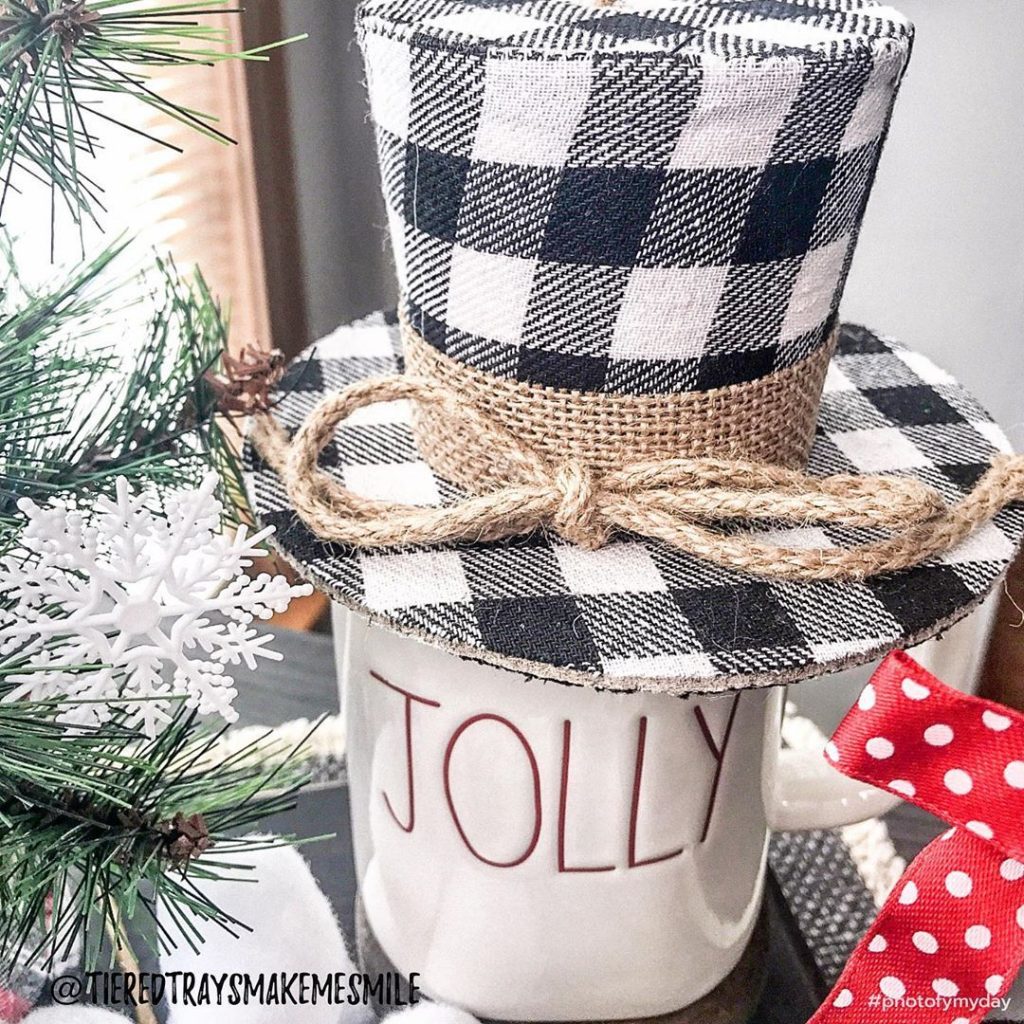 100 Cozy Farmhouse Christmas Decor Ideas To Makes Your Home Feel Warm 89