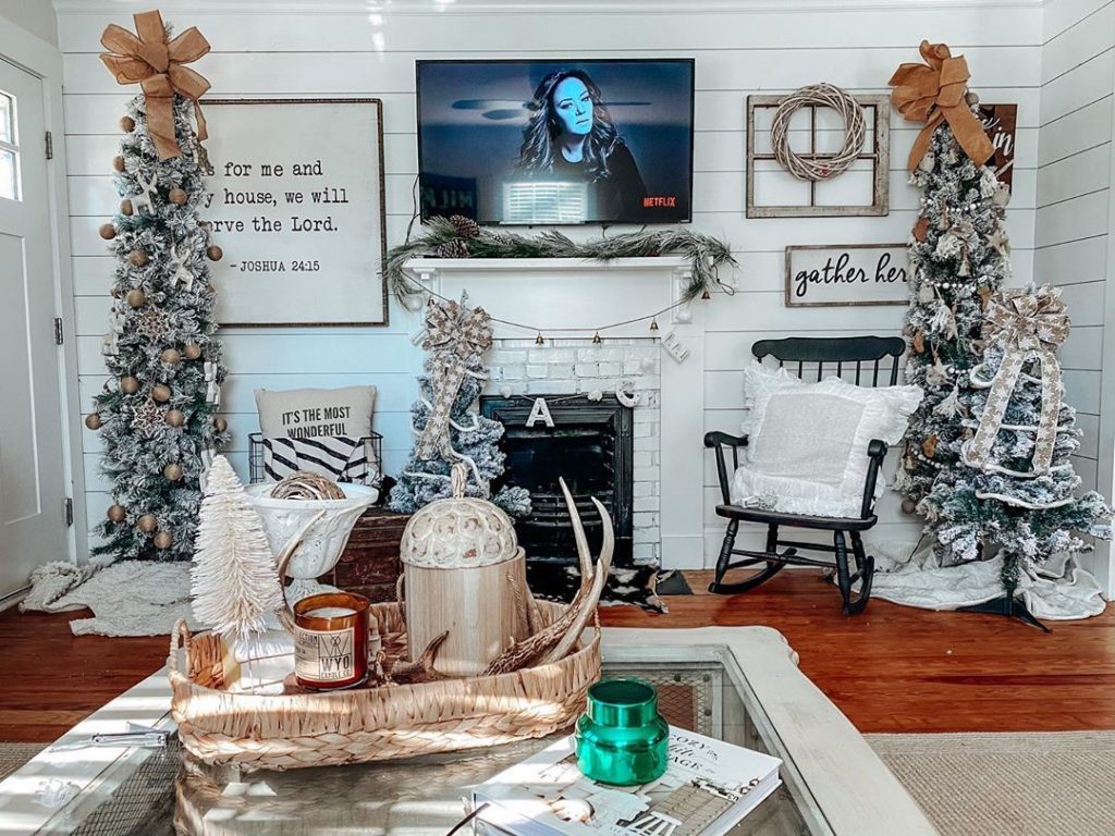 100 Cozy Farmhouse Christmas Decor Ideas To Makes Your Home Feel Warm 90