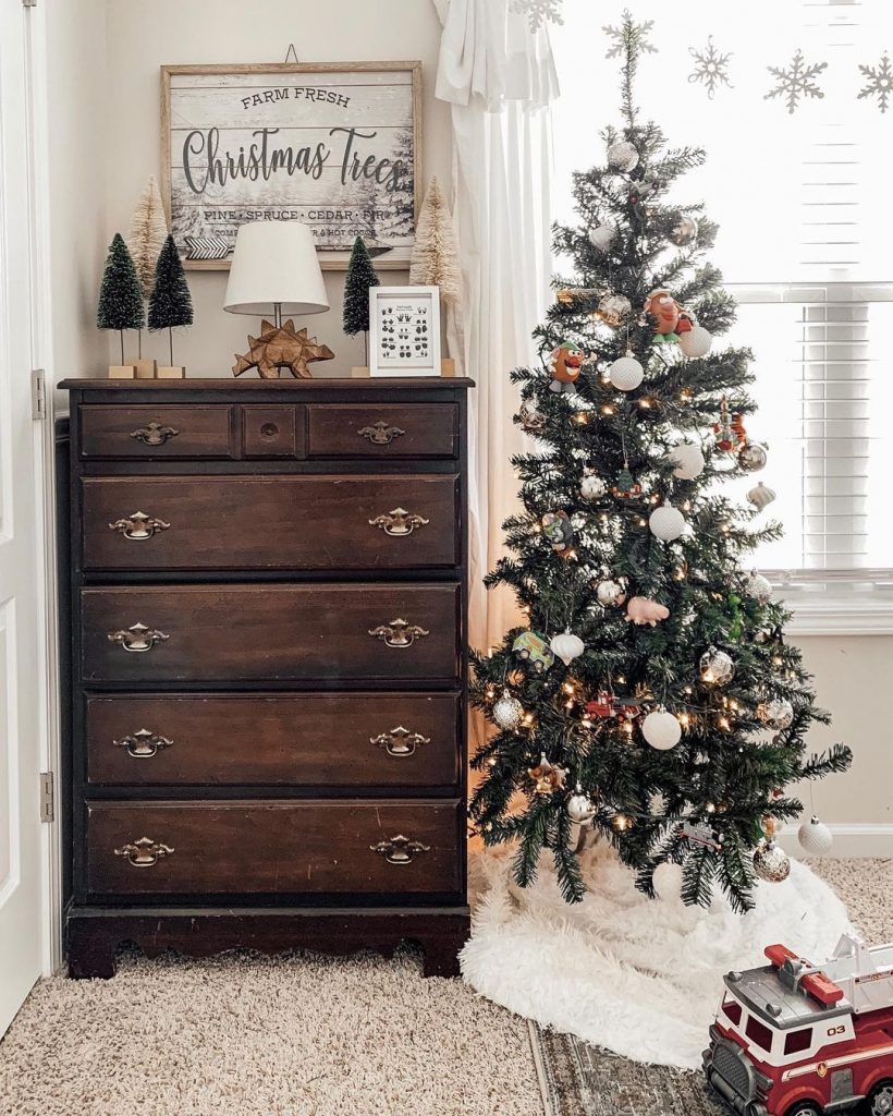 100 Cozy Farmhouse Christmas Decor Ideas To Makes Your Home Feel Warm 98