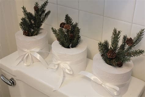 Amazing Christmas Bathroom Decorations That Will Amaze You 20