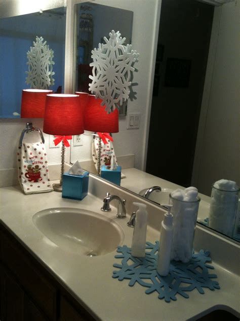 Amazing Christmas Bathroom Decorations That Will Amaze You 38