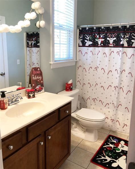 Amazing Christmas Bathroom Decorations That Will Amaze You 42
