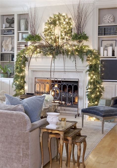 Amazing Christmas Fireplace Decorating Ideas 16