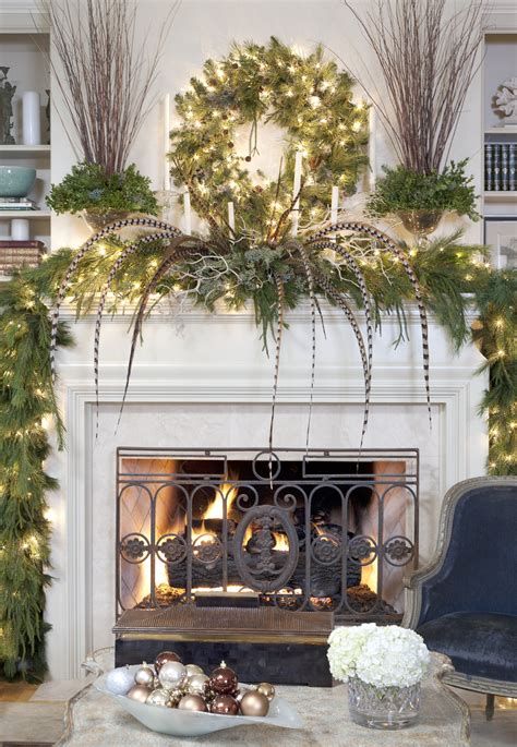 Amazing Christmas Fireplace Decorating Ideas 23