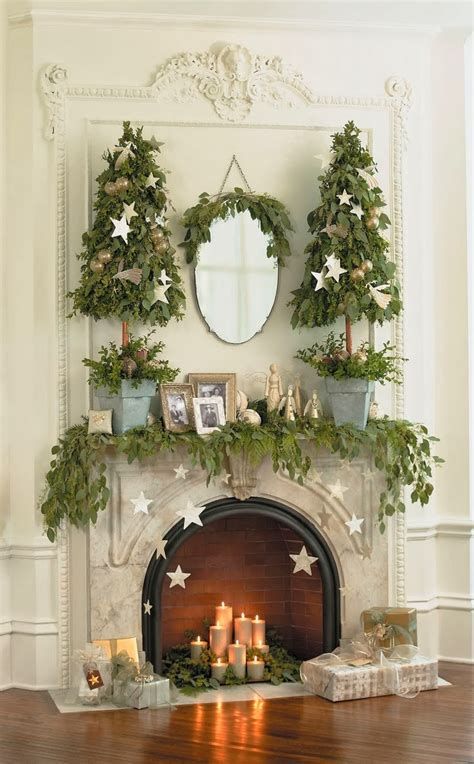 Amazing Christmas Fireplace Decorating Ideas 31