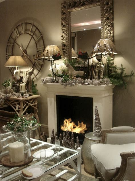 Amazing Christmas Fireplace Decorating Ideas 36