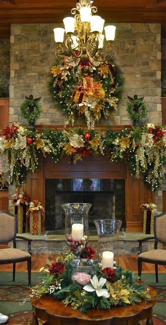 Amazing Christmas Fireplace Decorating Ideas 37