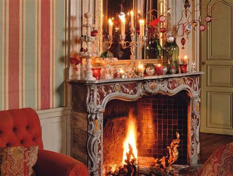 Amazing Christmas Fireplace Decorating Ideas 39