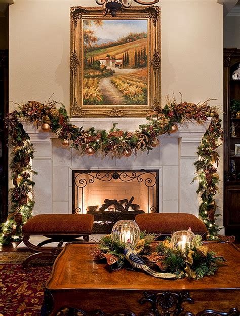 Amazing Christmas Fireplace Decorating Ideas 41