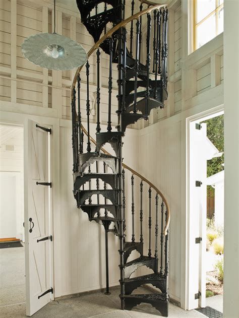 Amazing Victorian Staircases Design Ideas For Beauty And Safety 16