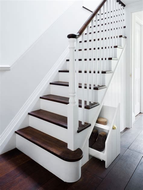 Amazing Victorian Staircases Design Ideas For Beauty And Safety 18