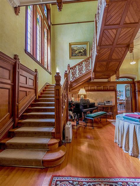 Amazing Victorian Staircases Design Ideas For Beauty And Safety 20