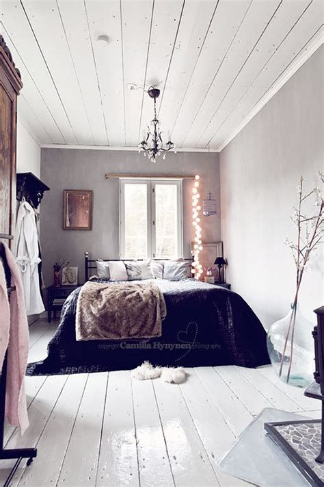 Amazing Winter Bedroom Decorating Ideas For Your Comfortable Sleep 10