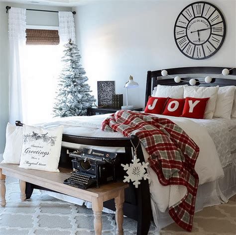 Amazing Winter Bedroom Decorating Ideas For Your Comfortable Sleep 12