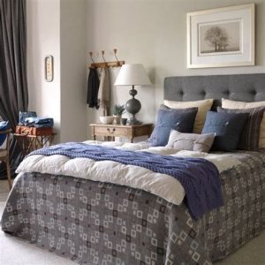 Amazing Winter Bedroom Decorating Ideas For Your Comfortable Sleep 30