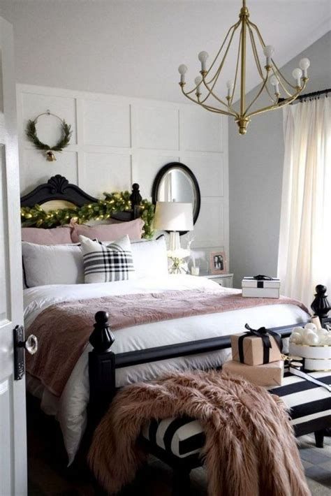 Amazing Winter Bedroom Decorating Ideas For Your Comfortable Sleep 32