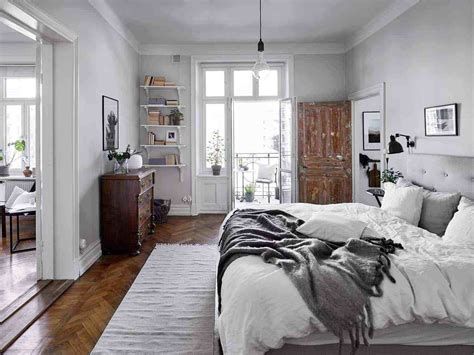 Amazing Winter Bedroom Decorating Ideas For Your Comfortable Sleep 35