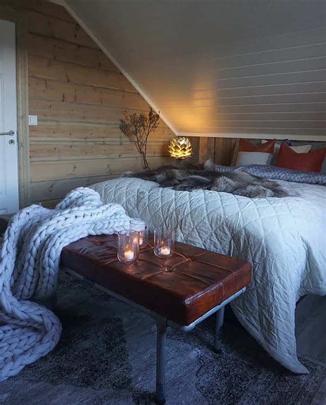 Amazing Winter Bedroom Decorating Ideas For Your Comfortable Sleep 39