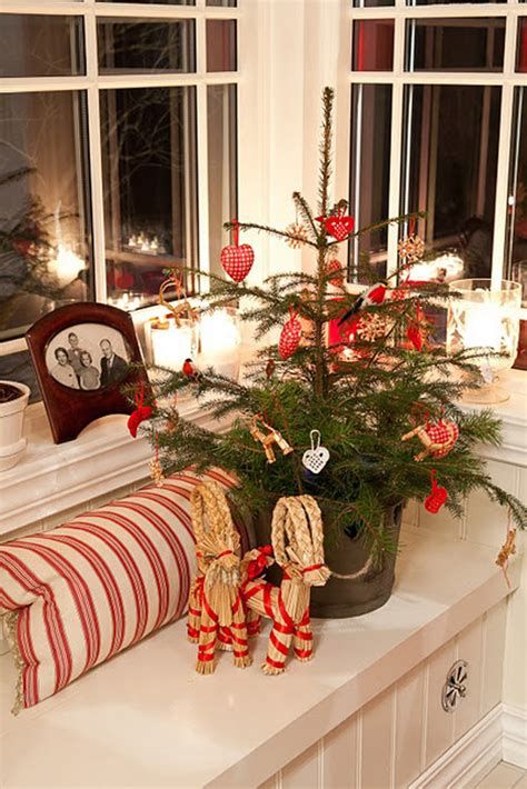 Beautiful Christmas Decorating Ideas For Tiny House 02