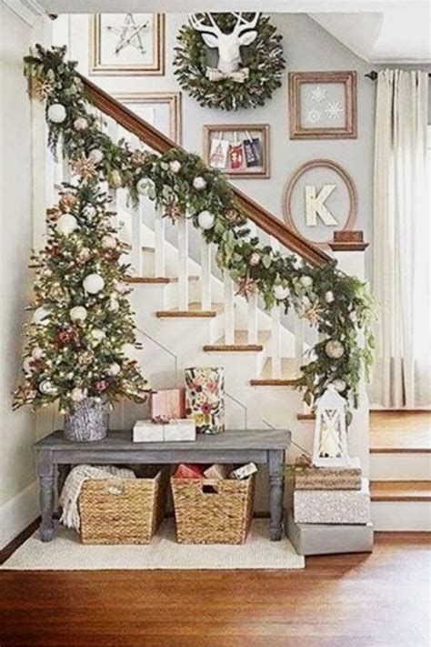 Beautiful Christmas Decorating Ideas For Tiny House 13