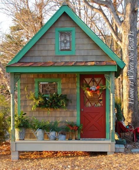 Beautiful Christmas Decorating Ideas For Tiny House 21