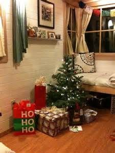 Beautiful Christmas Decorating Ideas For Tiny House 42
