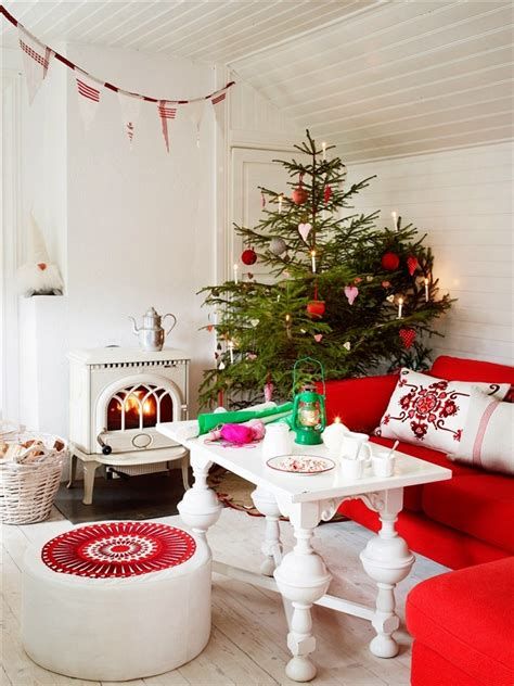 Best Christmas Living Room Decoration Ideas For Your Home 21