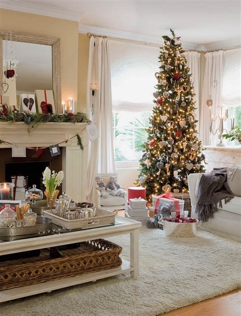 Best Christmas Living Room Decoration Ideas For Your Home 25