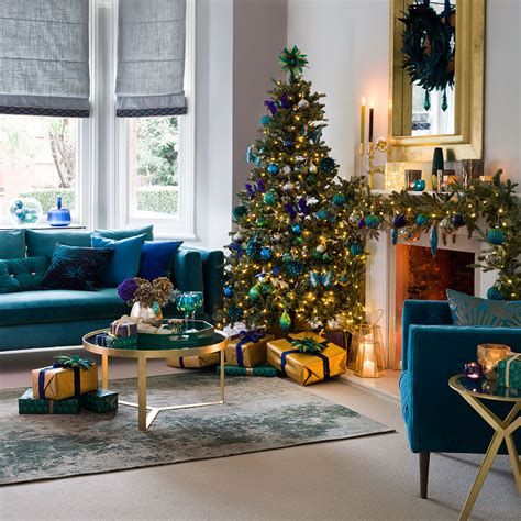 Best Christmas Living Room Decoration Ideas For Your Home 44