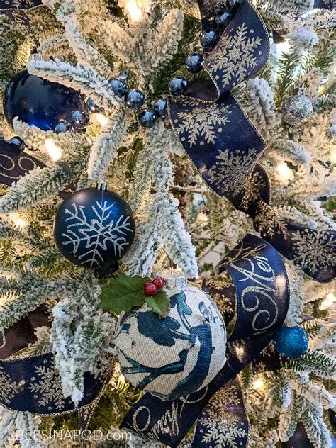Blue And Silver Christmas Tree Decor Ideas 07