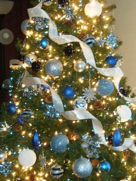 Blue And Silver Christmas Tree Decor Ideas 08