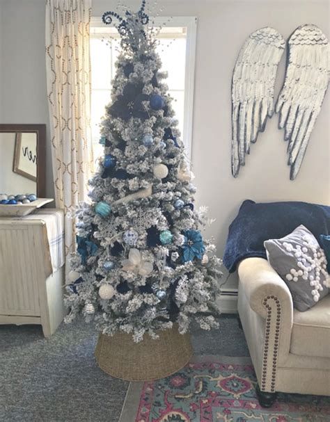 Blue And Silver Christmas Tree Decor Ideas 10