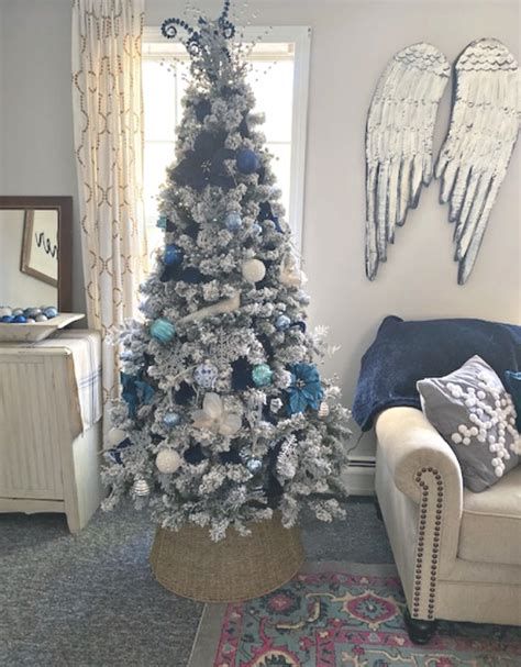 30+ Blue And Silver Christmas Tree Decor Ideas – PinMomStuff